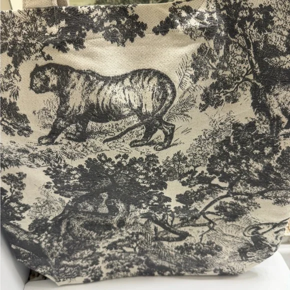 ❌SOLD❌ Brand New Dior Riviera Tiger Tote Bag- - Picture 3 of 5